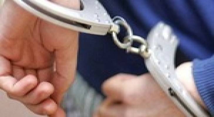 القاء القبض على خمسة أشخاص بتهمة السرقة في عمّان