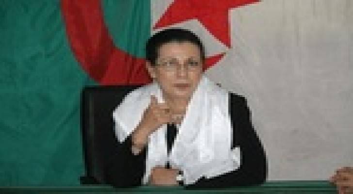 (حنون).. أول امرأة تترشح للرئاسة بالجزائر