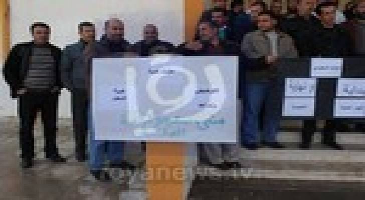 مدرسة الطفيلة المهنية تعتصم .. تفاصيل وصور