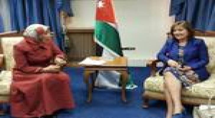 العطي تلتقي السفير الفرنسية في عمان