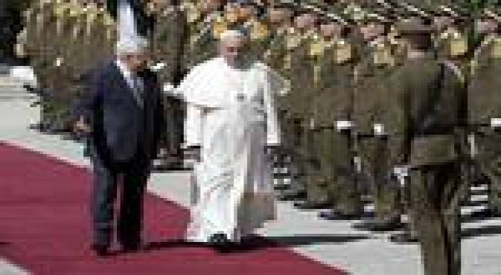 عباس في استقبال البابا يتهم إسرائيل بتغيير هوية القدس