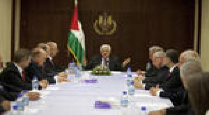 الحكومة الفلسطينية تشكل لجنة قانونية لادارة ملفات الضفة والقطاع