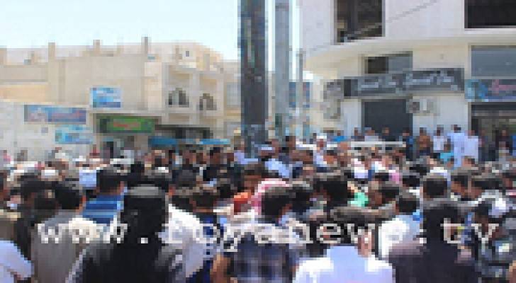 معان : محتجون يطالبون بإسقاط الحكومة  والتاكيد على عدم وجود "داعش".. صور