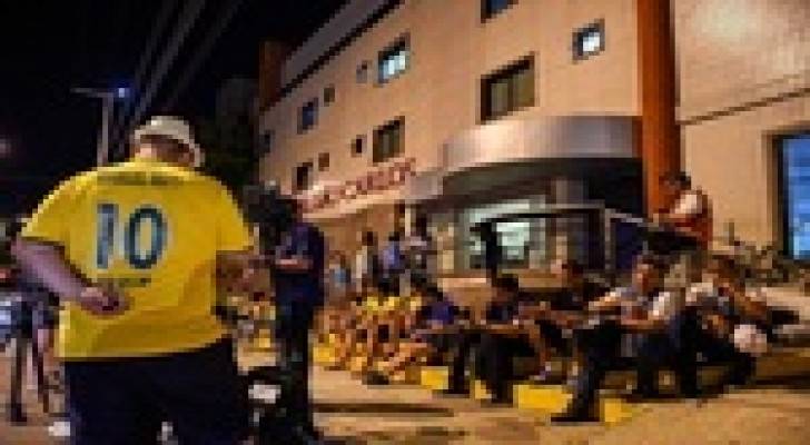 جماهير البرازيل حاصرت مستشفى نيمار .. صور