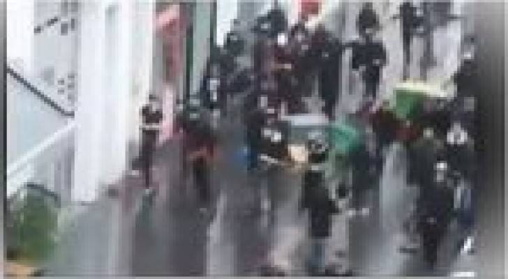 مشاجرة في باريس بسبب العدوان على غزة .. فيديو