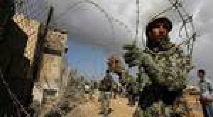 مقتل 31 جنديا بالجيش المصري في تبادل إطلاق نار مع "مهربين"