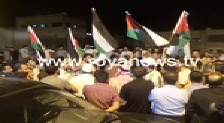 الكرك : وقفة احتجاجية ليلية بعنوان : " أنا كركي وبدي ارجع لفلسطين "