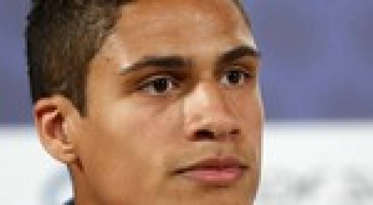 ريال مدريد يمدد عقد مدافعه الفرنسي فاران