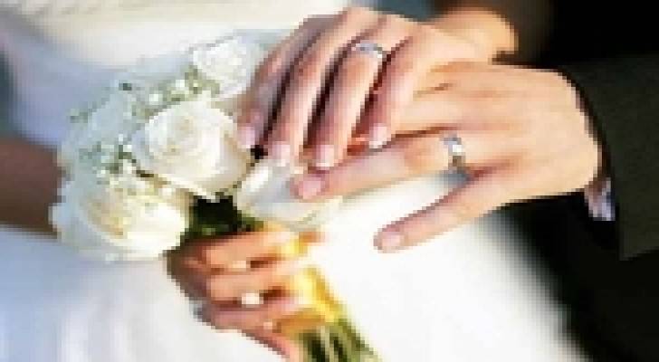 عمان : زفاف جماعي لـ 34 عريسا وعروسا من الجنسيتين الأردنية والسورية