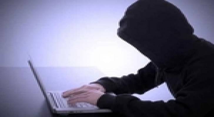 القبض على شخص يحتال على الفتيات عبر مواقع التواصل الاجتماعي