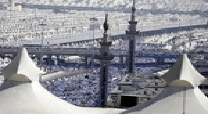 ضيوف الرحمن يتوافدون إلى "منى" لقضاء يوم التروية