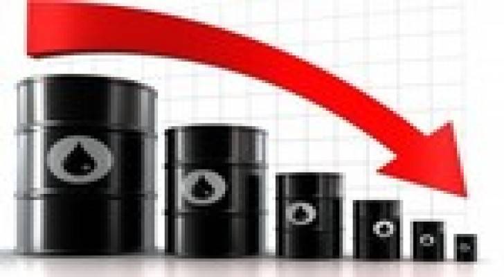 النفط الخام ونفط برنت يتراجع لاقل من دولار وسط توقعات لتدخل اوبك لخفض الانتاج