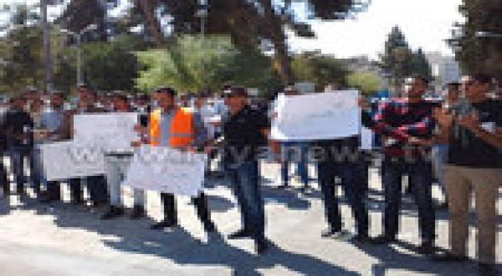 اعتصام في " الأردنية " رفضا لرفع الرسوم الجامعية .. صور