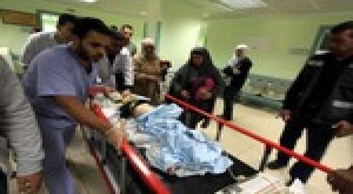 آلاف الفلسطينيين يشيعون جثمان الطفلة ايناس شوكت