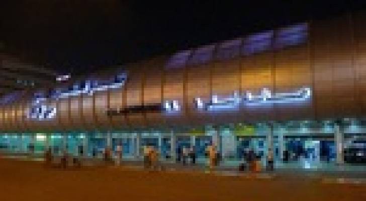 "زجاجة نبيذ" تجبر طائرة هولندية على هبوط إضراري بالقاهرة