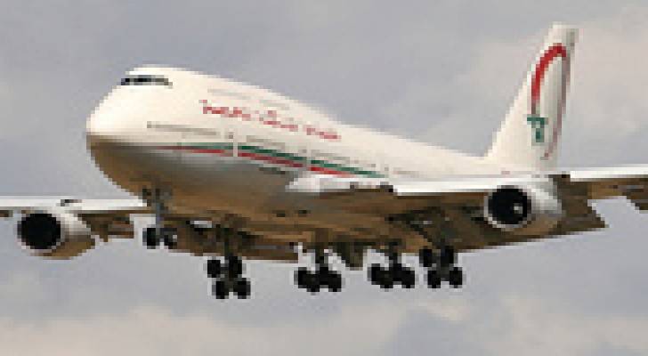 نجاة ٢٧٥ حاجا مغربيا إثر انفجار أحد إطارات طائرة تقلهم بمطار القاهرة