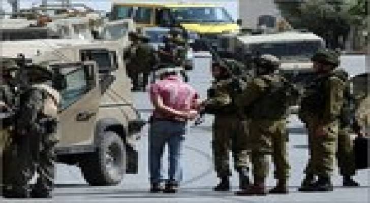 الاحتلال يعتقل 15 فلسطينيا بالضفة الغربية