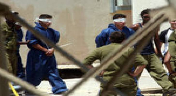 قوات الاحتلال تعتقل 11 فلسطينيا