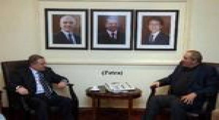 جودة يعرض انعكاسات الأزمة السورية على الأردن