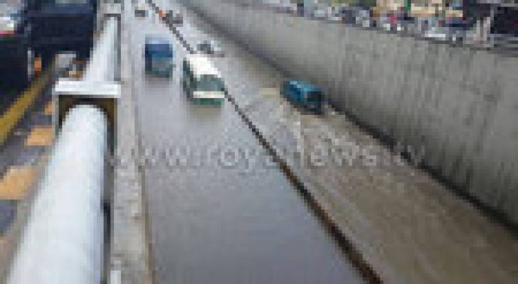 أنفاق وجسور عمان تغرق بمياه الأمطار .. صور وتفاصيل