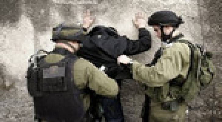 الاحتلال يعتقل 9 فلسطينيين بالضفة الغربية