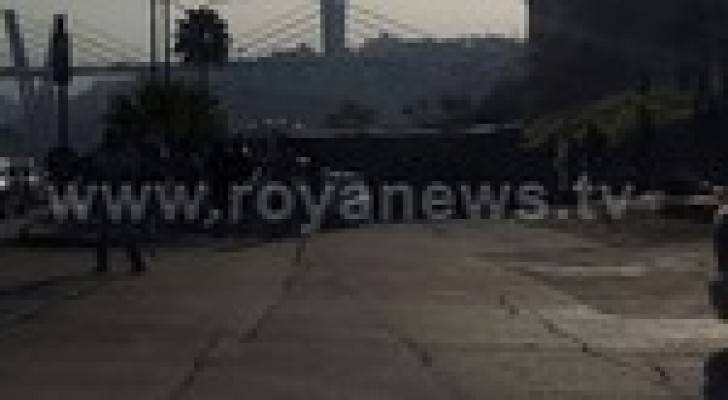 اصابة 8 اشخاص اثر انقلاب باص ركاب في عبدون.. صور