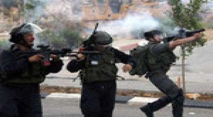 اصابة شابين فلسطينيين بجروح برصاص الاحتلال شمال قطاع غزة
