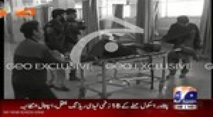 مقتل أكثر من 100 طالب في هجوم لمسلحي طالبان على مدرسة بإقليم بيشاور الباكستاني