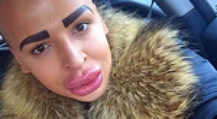 شاب بريطاني ينفق 150 ألف دولار ليصبح نسخة من كيم كاردشيان
