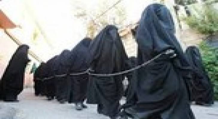 "داعشيات" يعتقلن 15 امرأة في البوكمال بسوريا