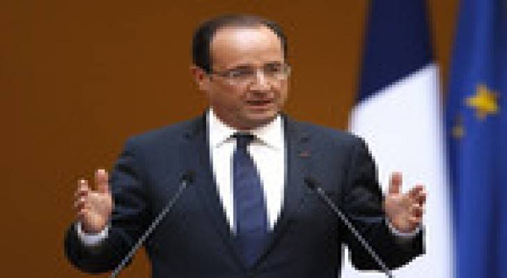 الرئيس الفرنسي فرانسوا هولاند يستبعد تدخلا عسكريا في ليبيا