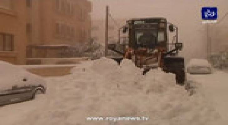 رؤيا و نقابة المهندسين تعملان على فتح طرق في العاصمة عمان .. فيديو