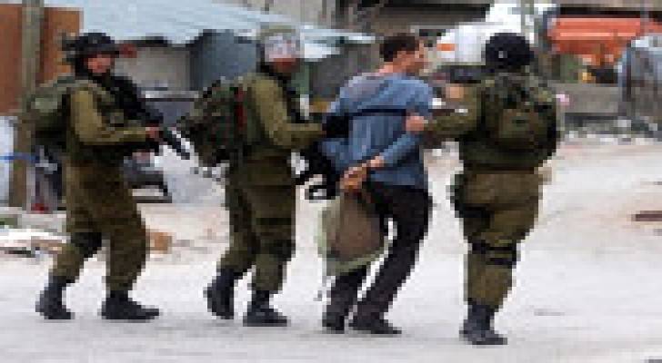 الاحتلال يعتقل 11 مواطنا بالضفة ويغلق مداخل بلدة عزون بقلقيلية