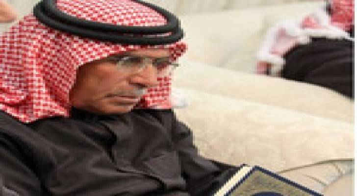 والد الشهيد الكساسبة يناشد ابناء الكرك بأن يستقبلوا جميع المعزين