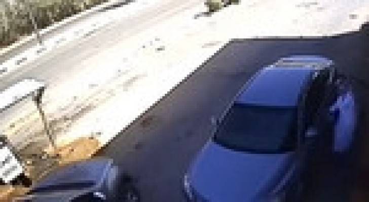 بالفيديو.. تحدث بالهاتف فتسبب بحريق
