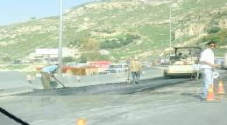 وزارة الأشغال تنفذ حملة صيانة لطريق العدسية - عمان