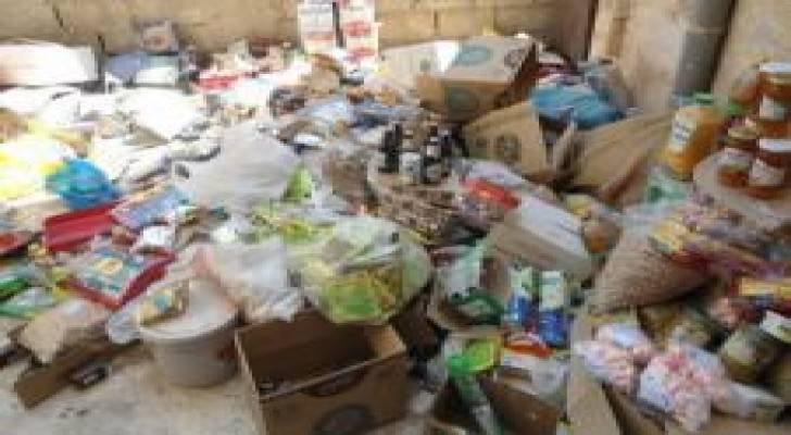 ضبط واتلاف 2.5 طن اغذية غير صالحة للاستهلاك بالزرقاء