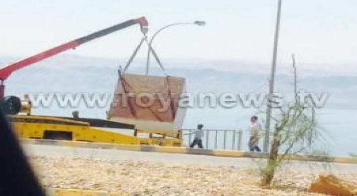 حملة شاملة لازالة الأكشاك العشوائية في البحر الميت