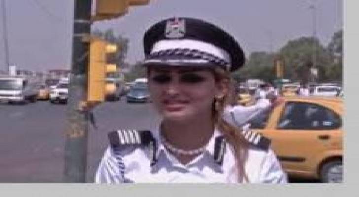 شرطيات ينظمن المرور في شوارع بغداد
