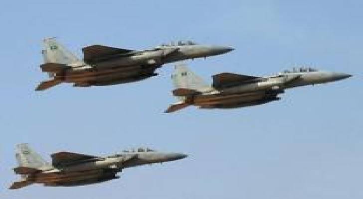غارات تستهدف مواقع للحوثيين في عدن