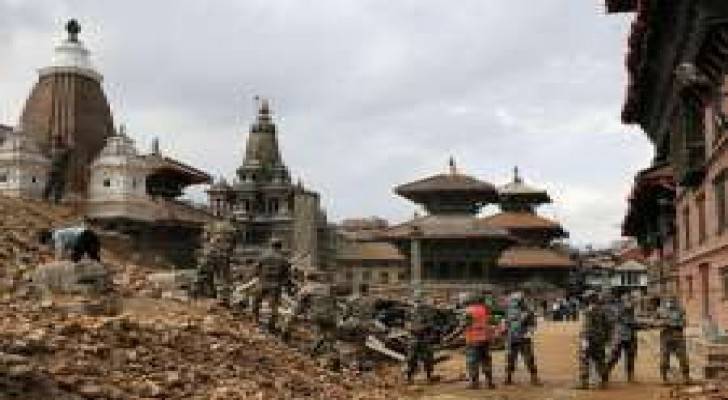 حصيلة زلزال نيبال تتخطى 7 آلاف قتيل