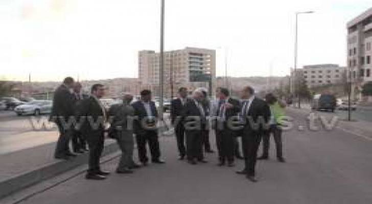 تركيب وحدات أنارة بتقنيات (LED) لتجربتها على شارع الملكة رانيا العبدالله