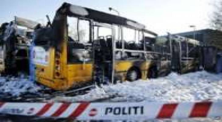 الدنمارك: إحراق 4 حافلات عليها شعارات مضادة لإسرائيل