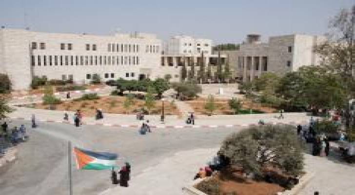 طلبة جامعة بيرزيت ينظمون اعتصاما تضامنيا  مع الأسير خضر عدنان