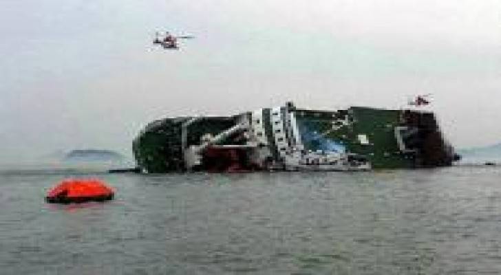 غرق سفينة ركاب صينية تقل 458 شخصًا
