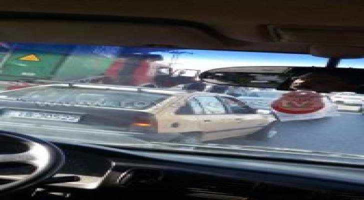 اصطدام شاحنة بجسر مشاة على طريق الحزام