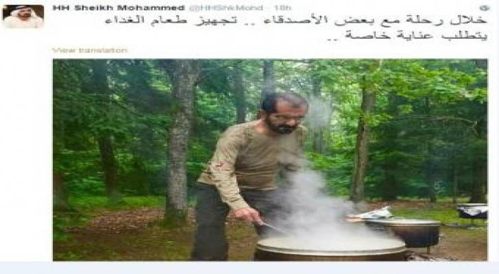 حاكم دبي ينشر صورة "نادرة" له أثناء رحلة مع الأصدقاء