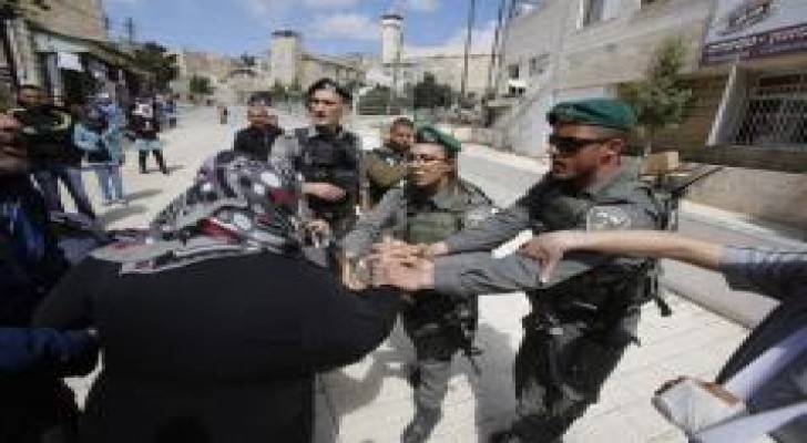 وزير الاحتلال الاسرائيلي يقتحم الحرم الإبراهيمي