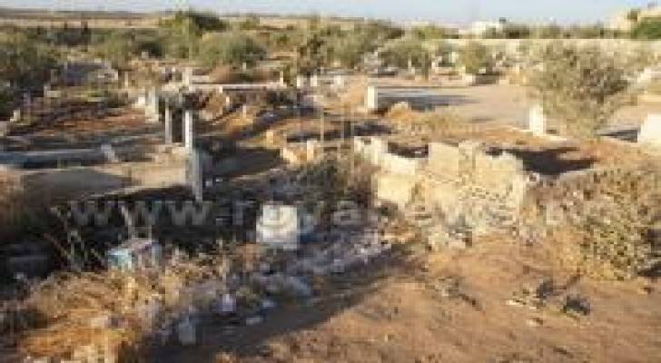 مادبا: مبادرة مجتمعية لتنظيف المقابر
