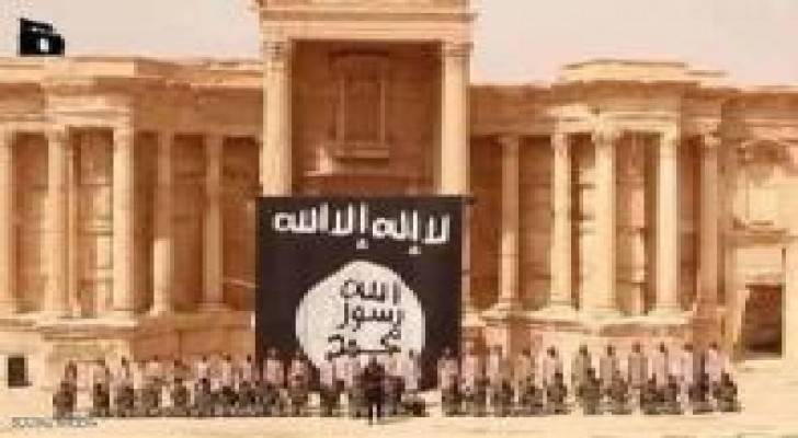 داعش يدمر معبدا أثريا في تدمر